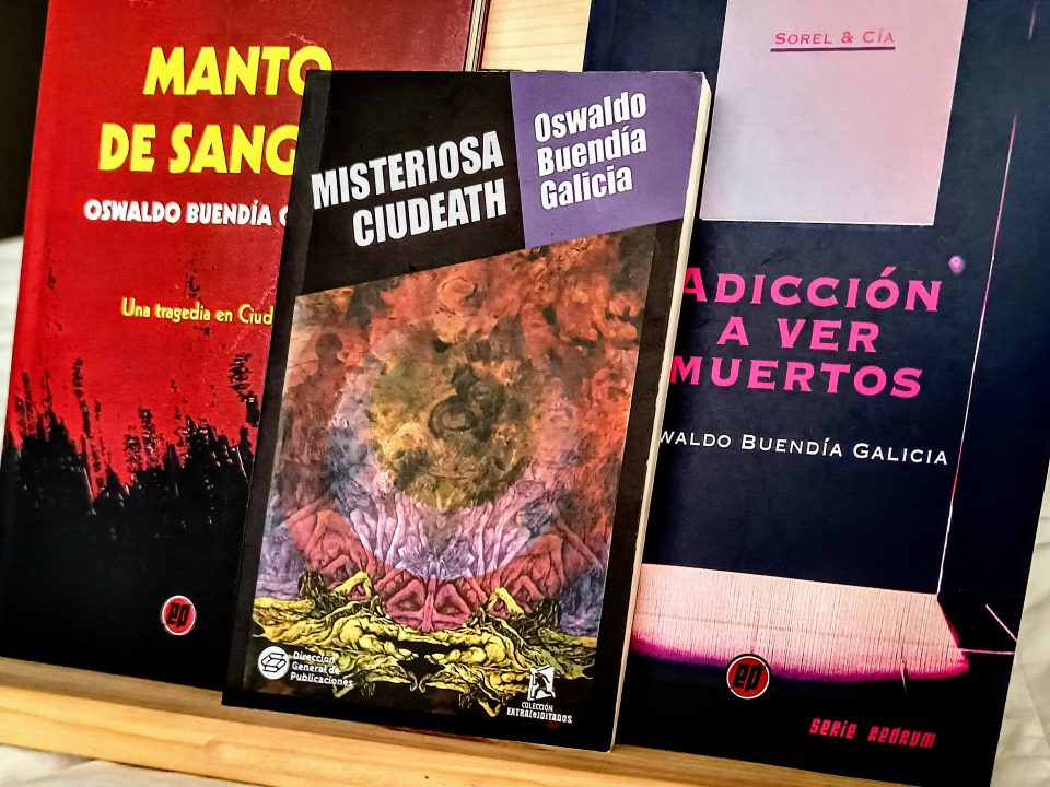 Tres libros de la serie Ciudeath